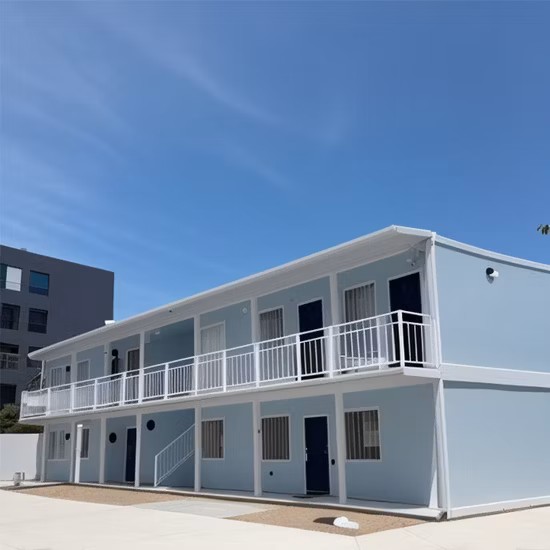 Plusieurs maisons préfabriquées de conteneurs plats pour bureaux/refuges/magasins